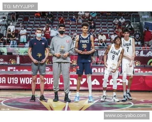 文班谈与霍姆格伦的关系强调两人风格不同不具可比性