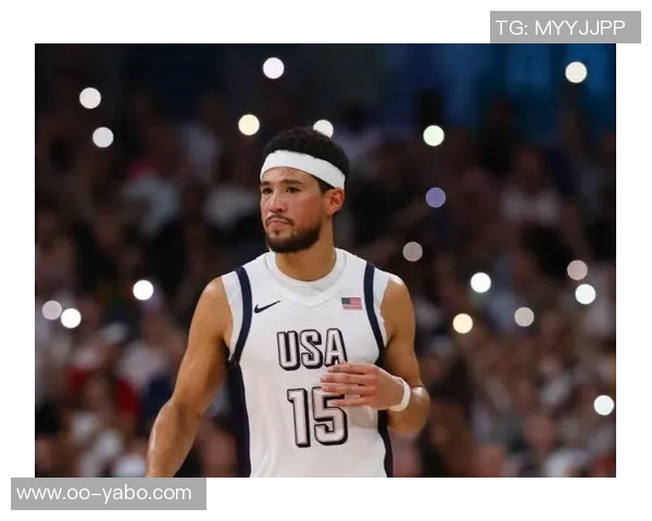 布克三分球失准却依然贡献24分4板7助1断展现全面能力